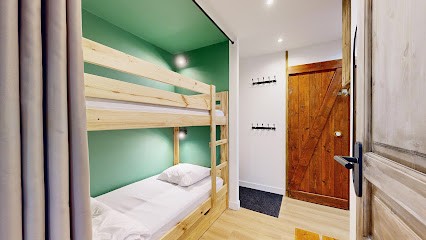 Nicolas Tardos Photographie Immobilière, Visite Virtuelle Matterport 3D & Portraits En Studio, Photographe à La Plagne Tarentaise