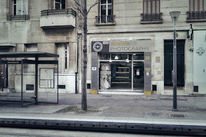 PHOTOGRAPHE MARSEILLE STENOPIA: Photo D'identité Agrée ANTS, Passeport, Tirage Photo, Photo D'identité Bébé, Studio Photo, Photographe à Marseille 04