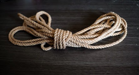 Cours Shibari Avec Cyanhur, Studio Photo Et Ventes De Cordes, Développement de Photos à Marseille 04