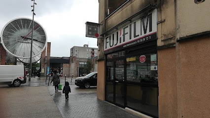 Wade Photo, Développement de Photos à Cergy