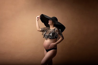 Lily NewBorn Photography, Photographe à Saulnières