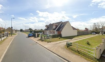 The Red String Fate, Photographe à Mardié