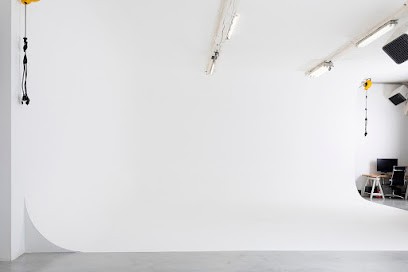 Jour Blanc Studio, Photographe à Salins-Fontaine