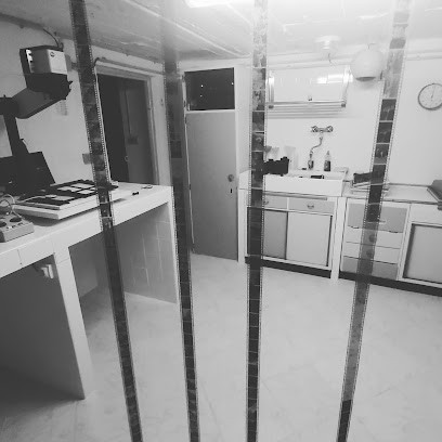 Le Labo Noir et Blanc, Développement de Photos à Schorbach