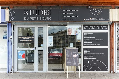 Studio Du Petit Bourg (photographe / ANTS ), Photographe à Évry