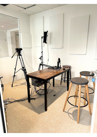 Rent A Photo, Video And Podcast Studio Photographe à Paris 11