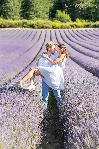 Marie Calfopoulos Photography - Photographe de mariage et famille, Photographe à Orange