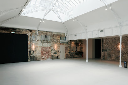 Studio02 - Les Studios Français Photographe à Paris 02