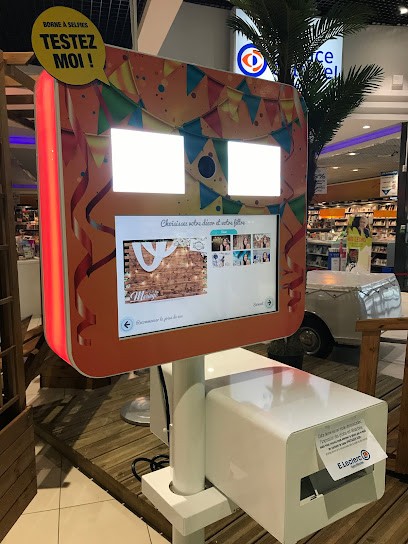 Borne Selfie E. Leclerc St Nicolas, Développement de Photos à Saint-Nicolas-de-Redon