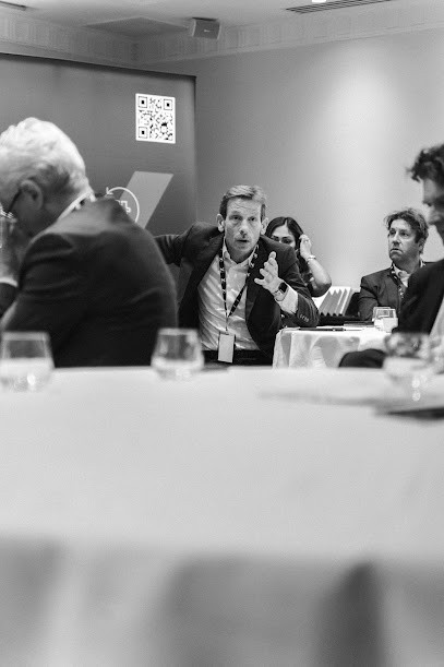 M. Vidal Paris Films & Photography, Développement de Photos à Courbevoie